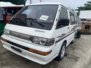 Mitsubishi L300 2002 White