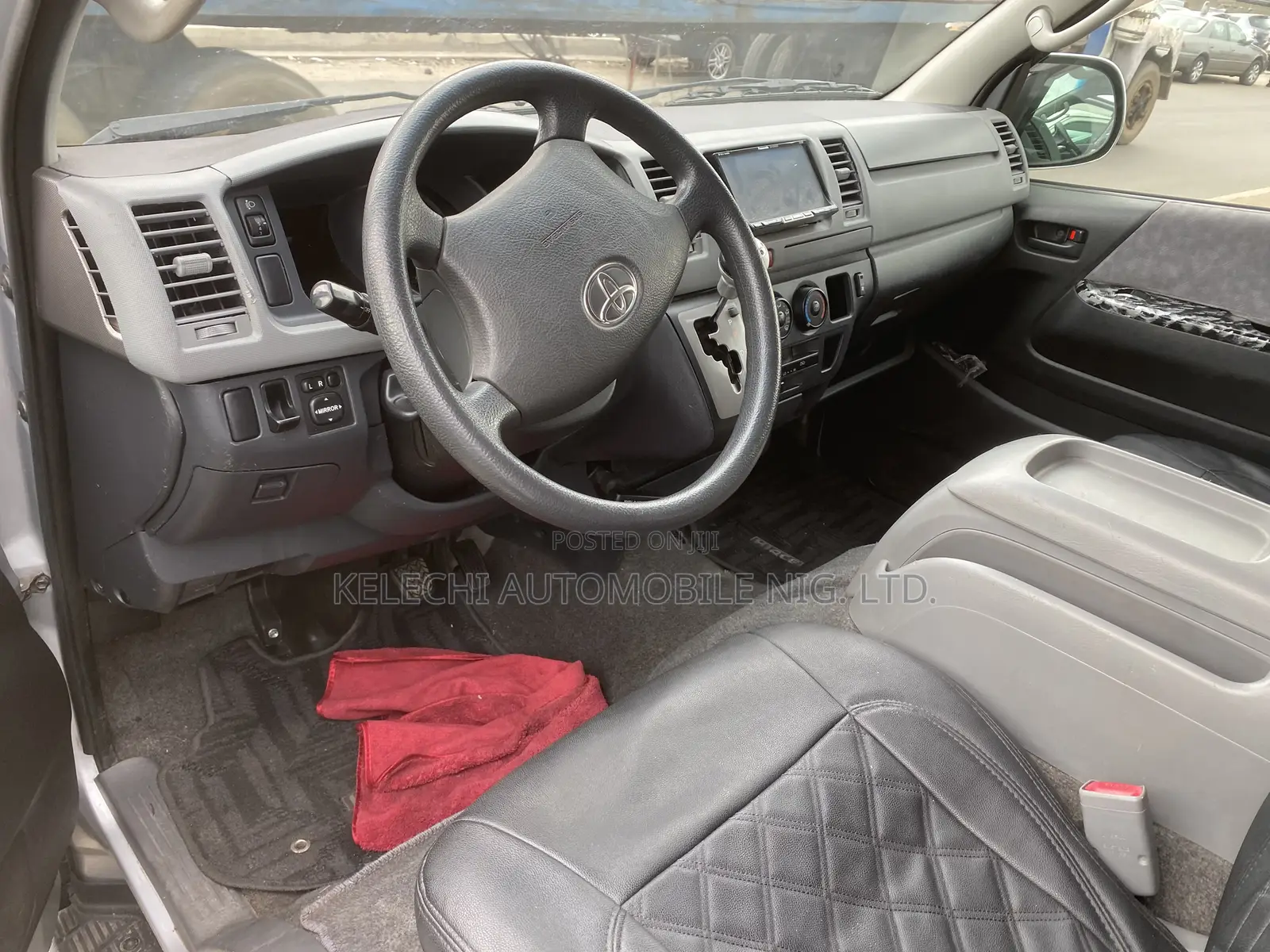 Toyota HiAce 2010 Silver