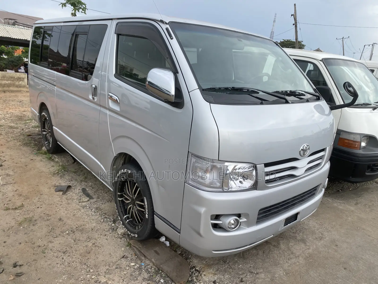 Toyota HiAce 2010 Silver