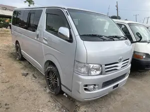 Toyota HiAce 2010 Silver