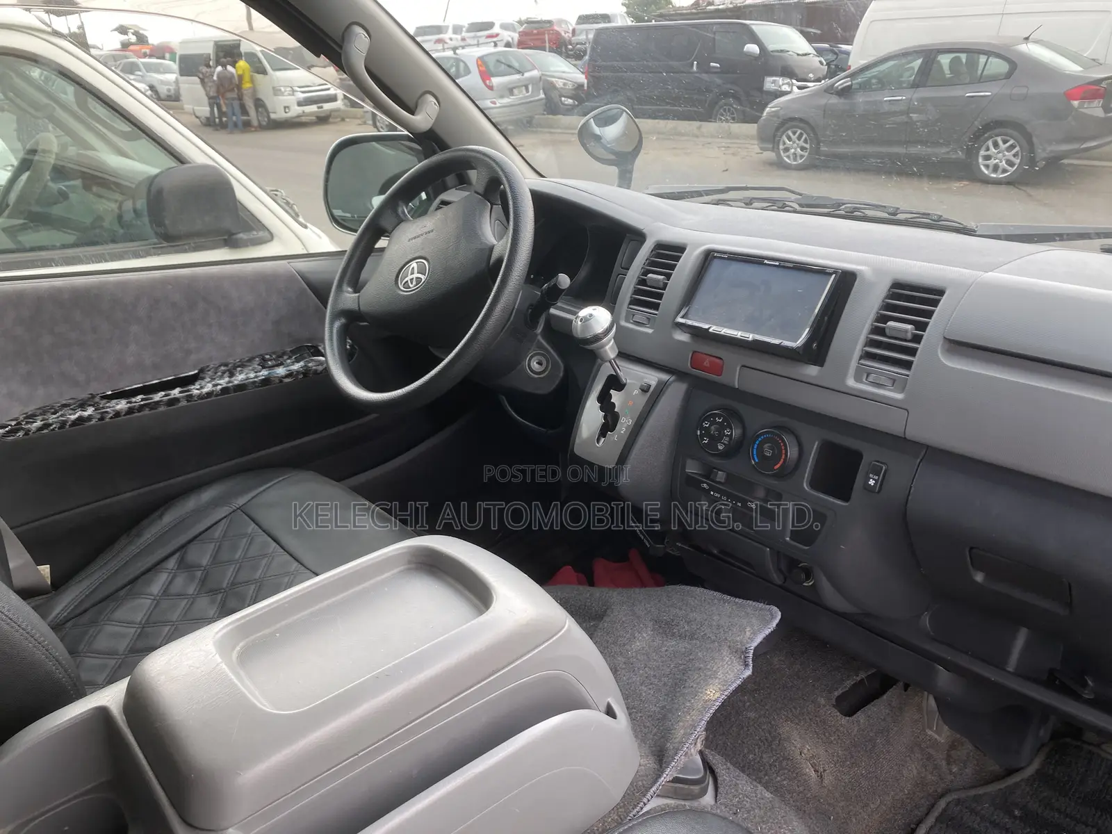 Toyota HiAce 2010 Silver