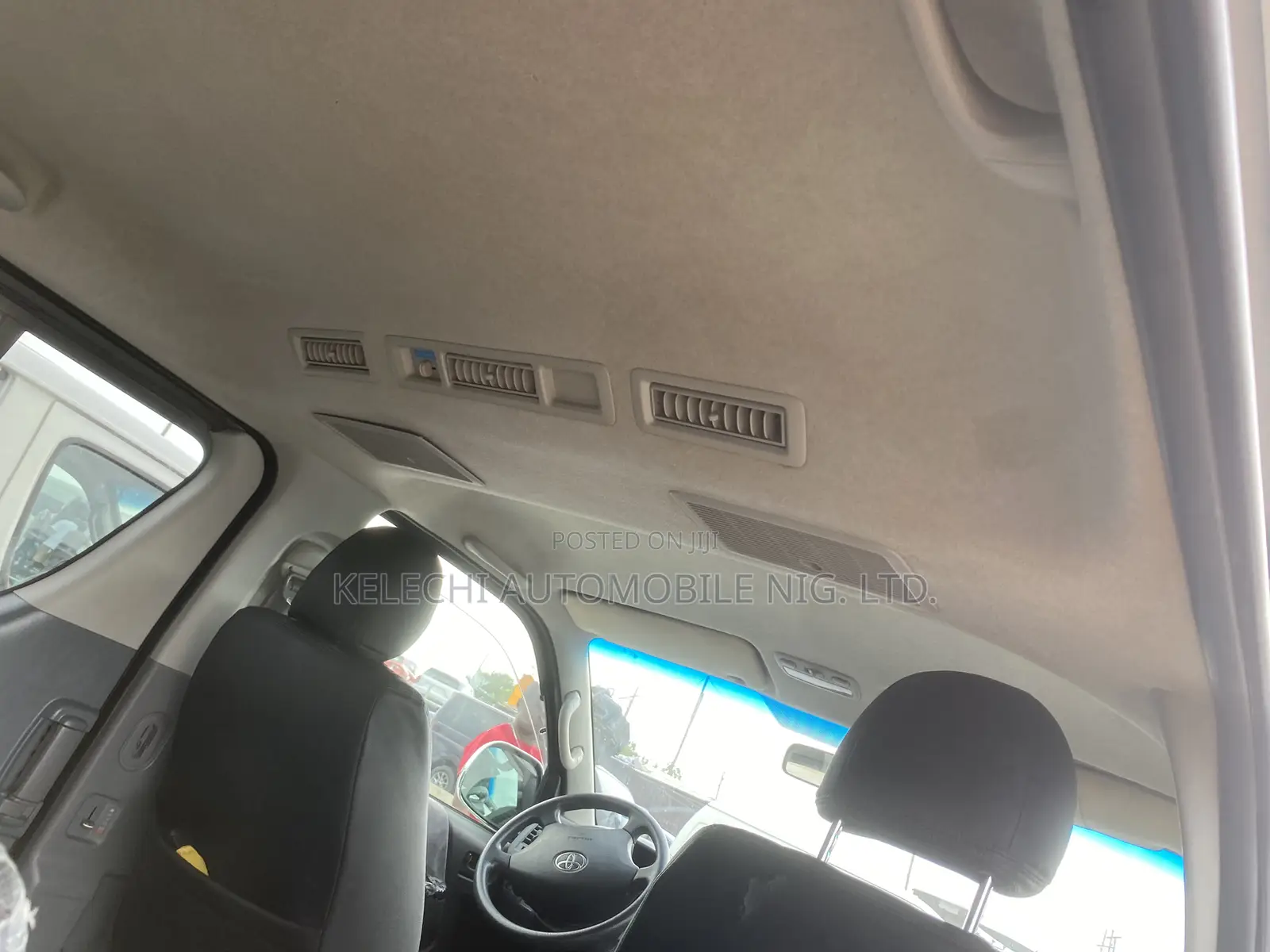 Toyota HiAce 2010 Silver