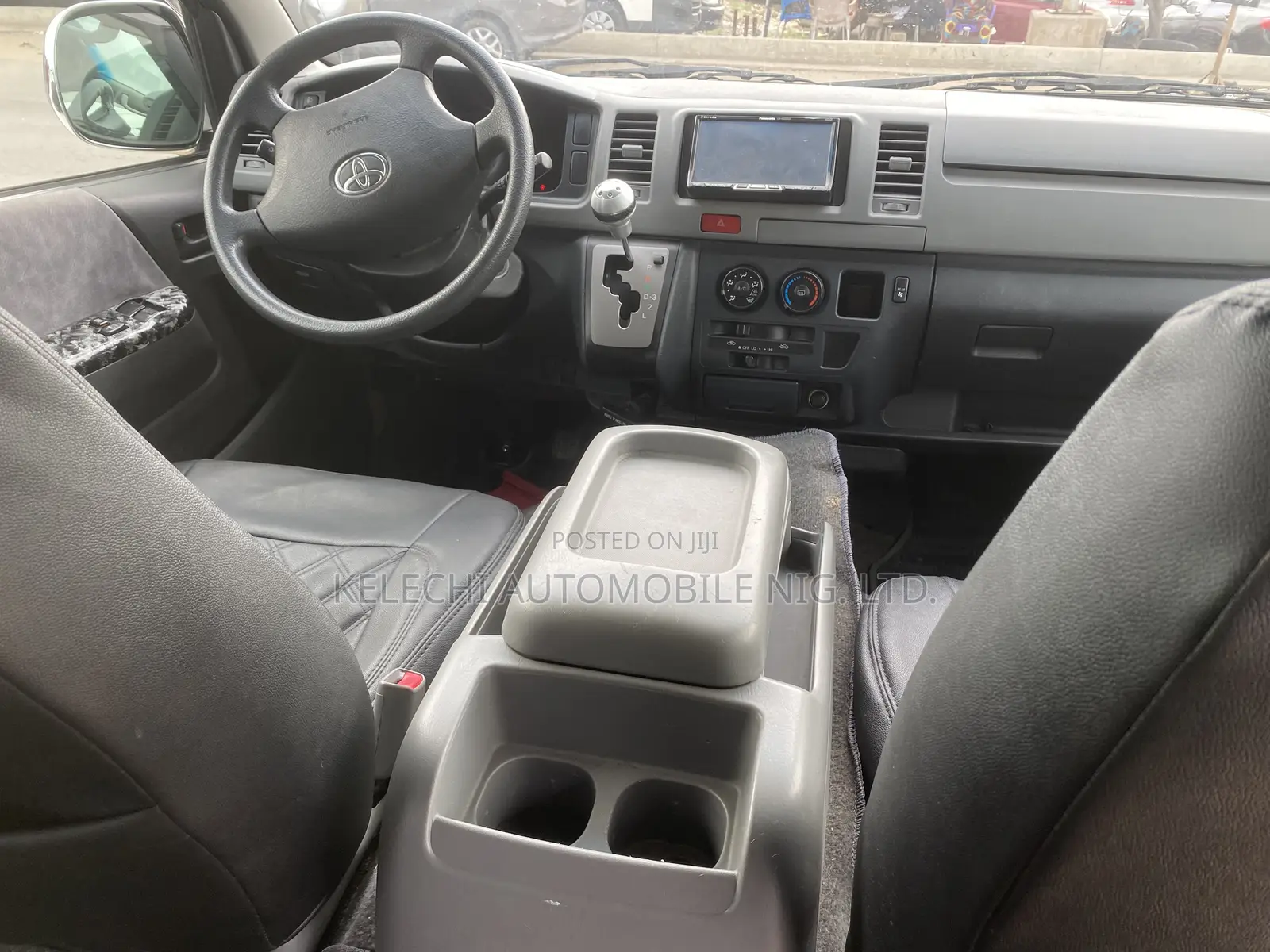Toyota HiAce 2010 Silver