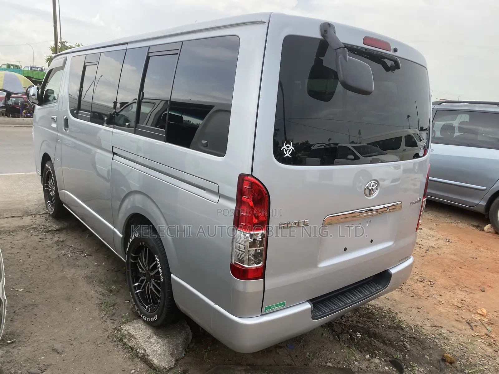 Toyota HiAce 2010 Silver