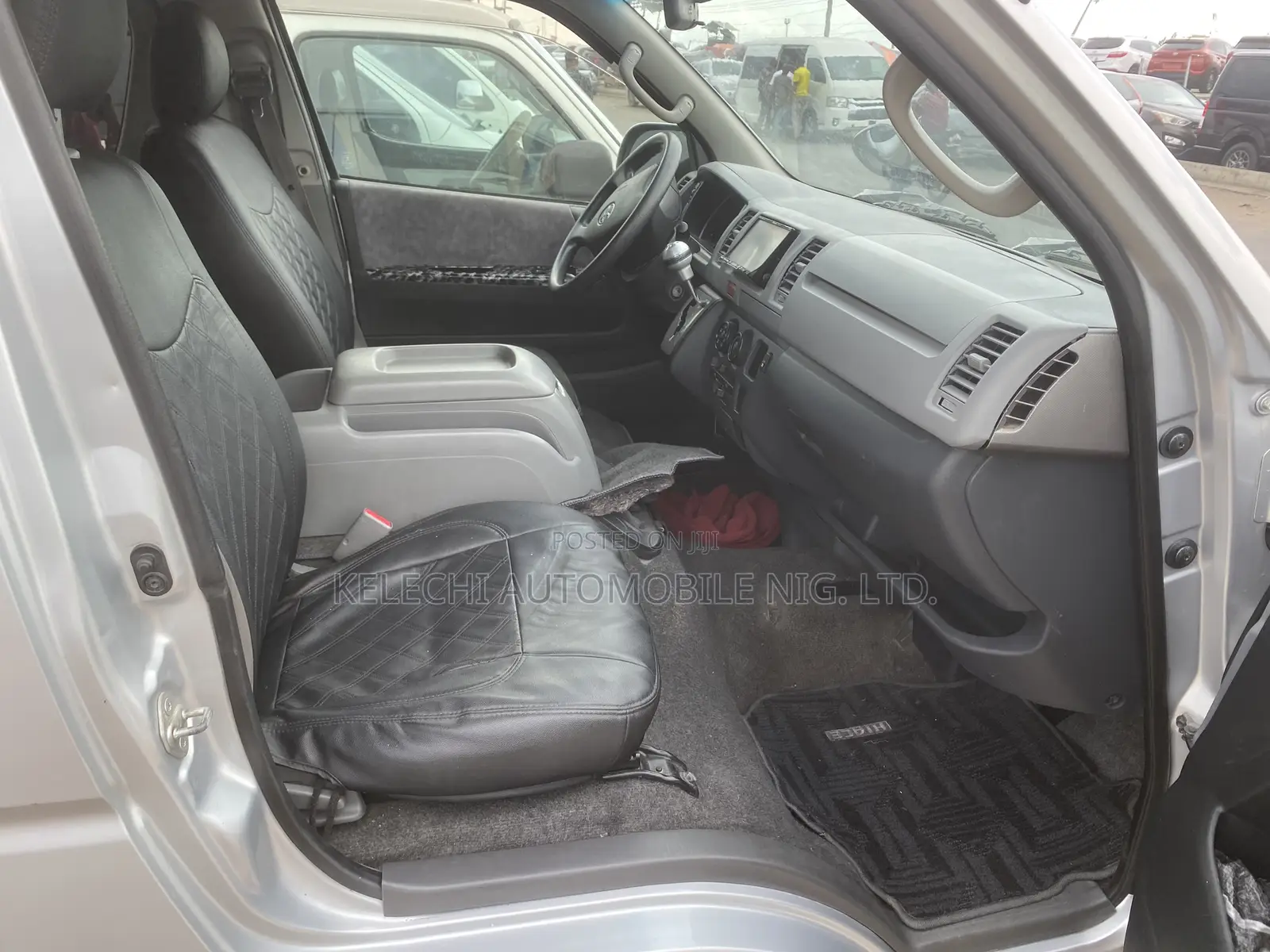 Toyota HiAce 2010 Silver