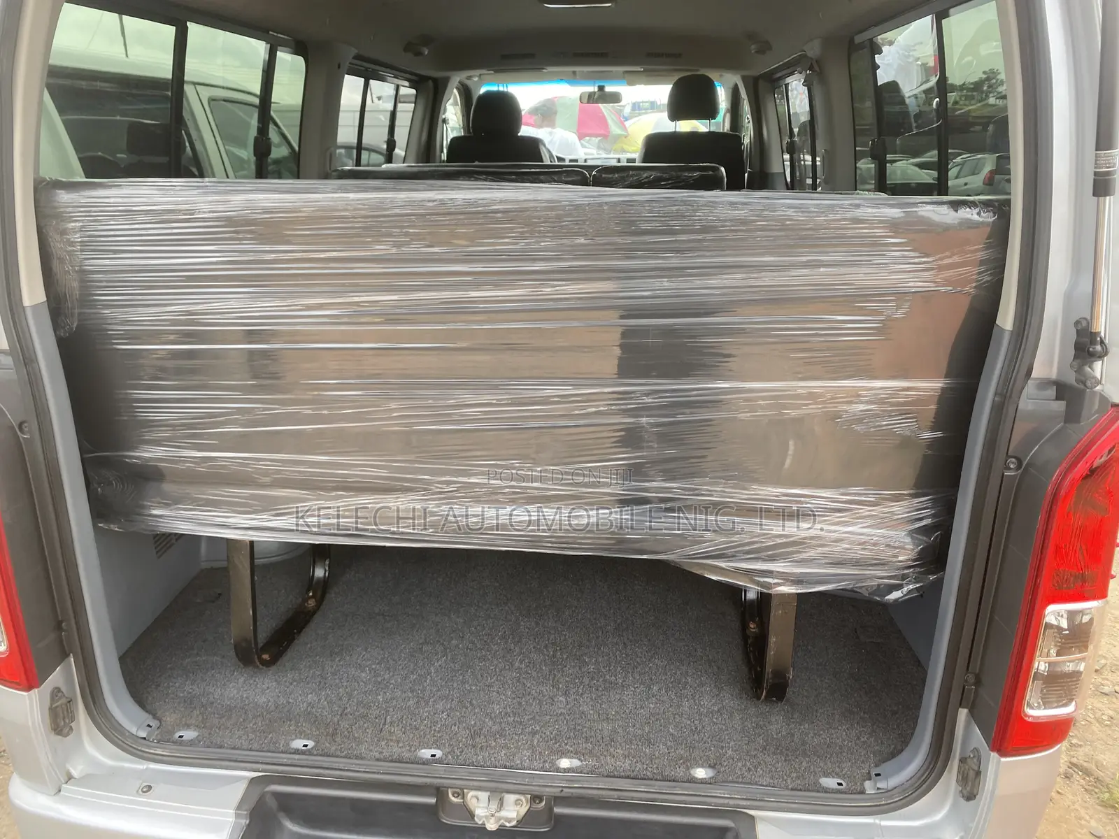 Toyota HiAce 2010 Silver