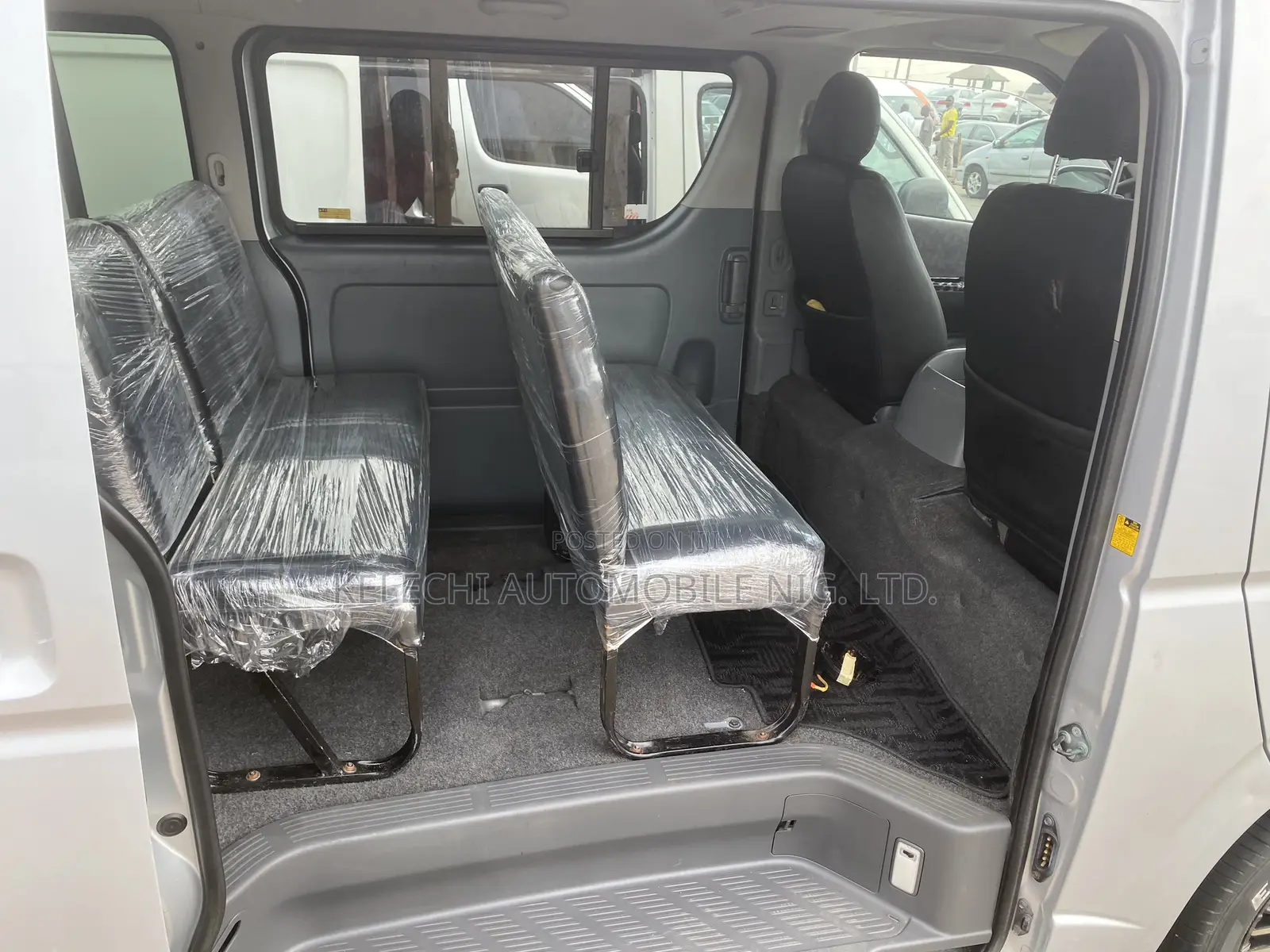 Toyota HiAce 2010 Silver