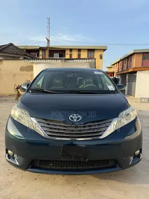 Toyota Sienna XLE 8 Passenger 2012 Green