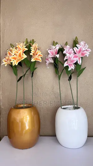 Artificial Lilly Flower Vase