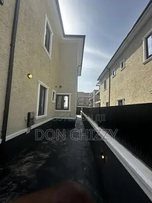 6bdrm Duplex in Lokogoma for sale