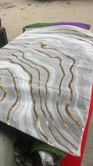 Centre Rug Available