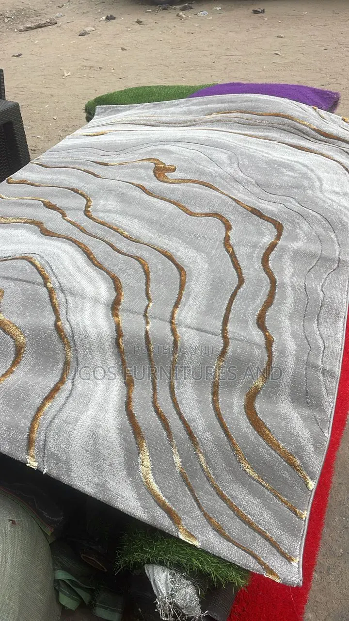 Centre Rug Available