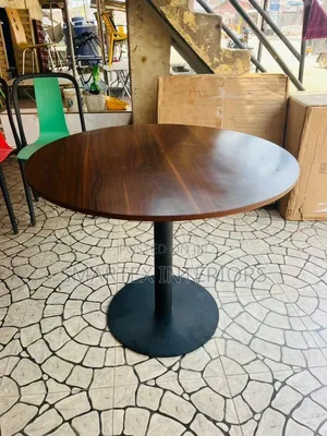Best Quality Wooden Top Round Table