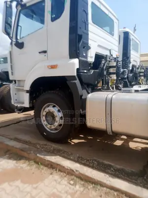 Brand New Nx 371 Howo Trailer Head (Tractor).