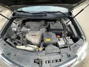 Toyota Camry LE 4dr Sedan (2.5L 4cyl 6A) 2013 Gold