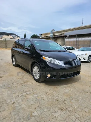 Toyota Sienna Limited 7-Passenger 4dr Minivan AWD (3.5L 6cyl 6A) 2014