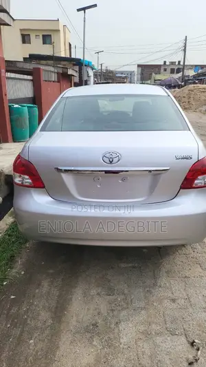 Toyota Yaris 2012 Silver