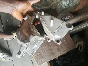 Engine Seat Hanger Ml W166