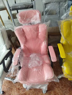 Beautiful Headrest Swivel Office Chair