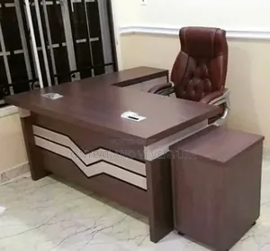 1.6m Executive Office Table With Mobile Drawers