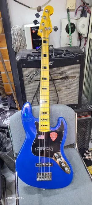 Active Fender Squire Jazz Bass