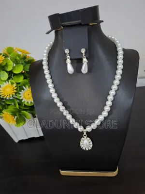 Pearl Costume