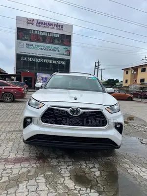 Toyota Highlander XLE AWD 2024 White