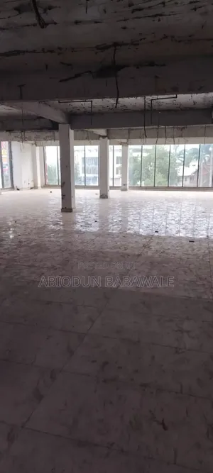 518sqm Shops Space Available for Rent