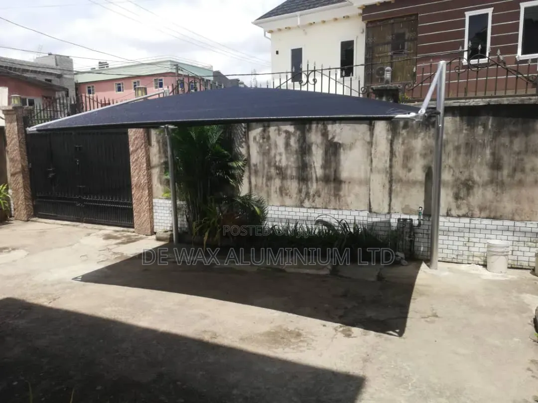 Single Black Pot