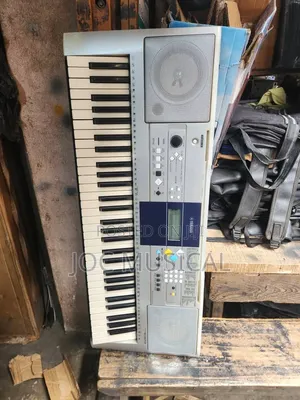 Yamaha Keyboard PSR 323