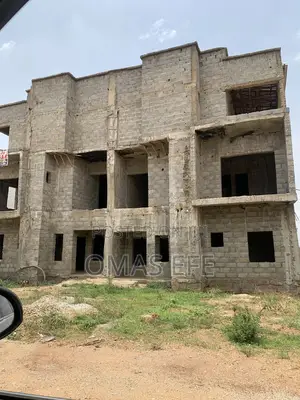 4bdrm Duplex in Ochacho Real Homes, Life Camp for sale