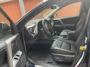 Toyota RAV4 Limited AWD (2.5L 4cyl 6A) 2017 Blue