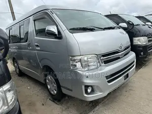 Toyota HiAce 2015 Silver
