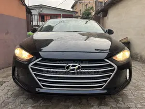 Hyundai Elantra Limited Sedan FWD (1.8L 4cyl 6A) 2016 Black