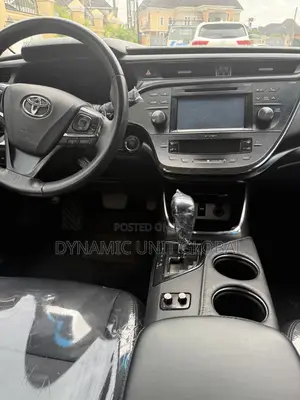 Toyota Avalon XLE Plus Sedan FWD (3.5L 6cyl 6A) 2017 Gray