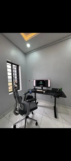 Executive Office Chair With Electric Adjustable Desk
