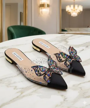 Covered Design Female Low Heel Shoe