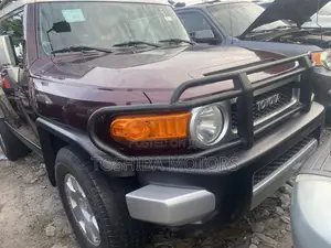 Toyota FJ Cruiser 4x4 Automatic 2009 Maroon