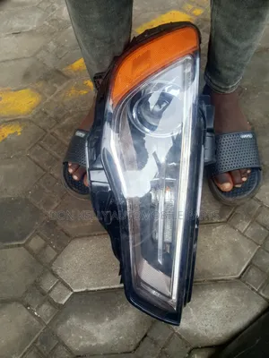 Audi Q3 Headlight
