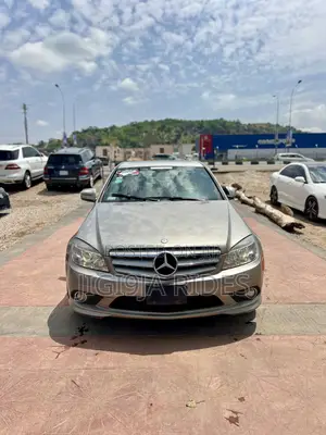 Mercedes-Benz C350 2009 Gold