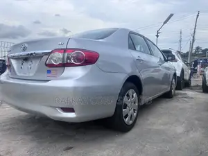 Toyota Corolla L 4dr Sedan (1.8L 4cyl 5M) 2012 Silver