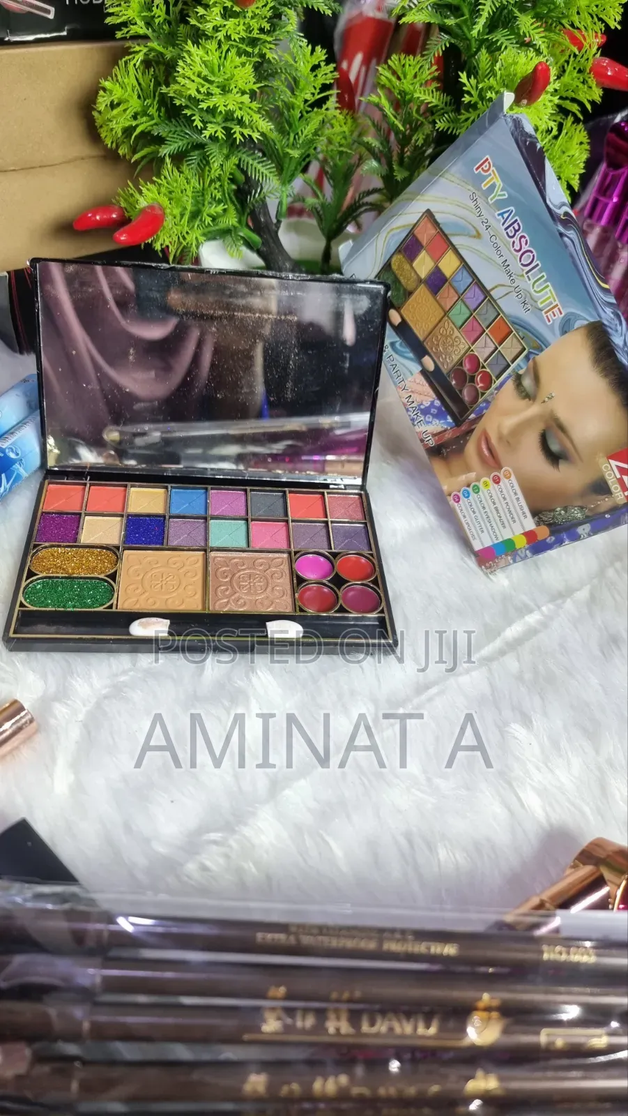 Absolute Eye Shadow Palette With Foundation
