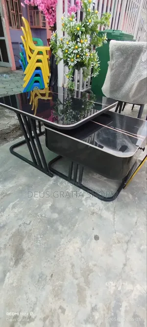 Extendable Marble Centre Table