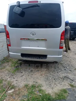 Toyota HiAce 2010 Silver