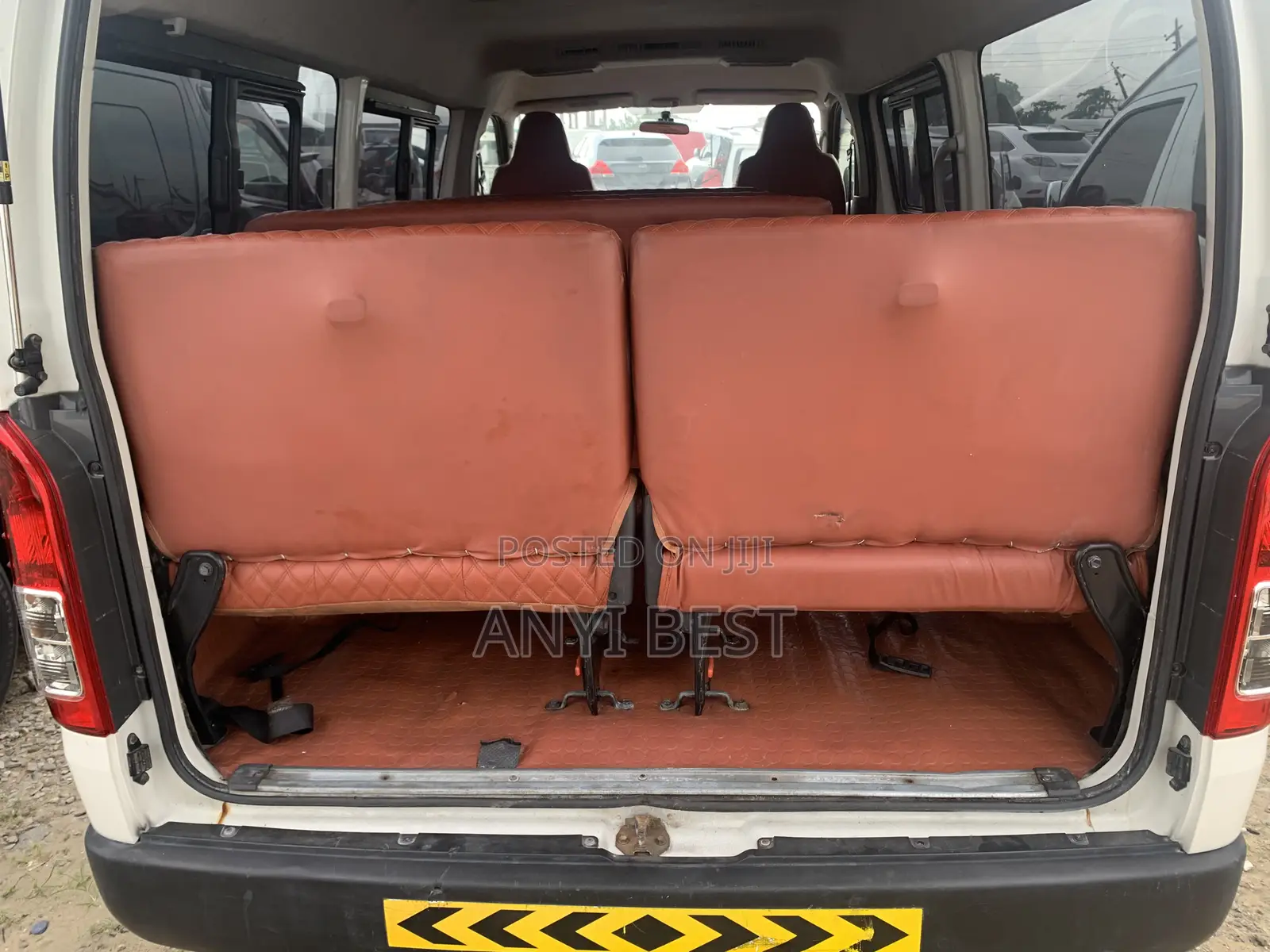 Toyota HiAce 2013 White
