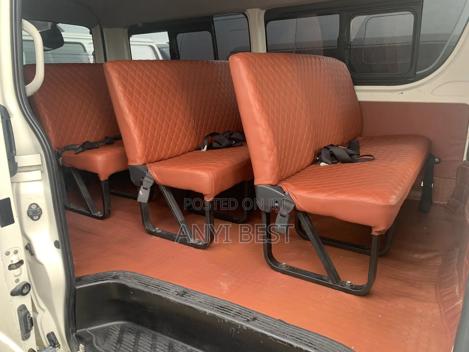 Toyota HiAce 2013 White