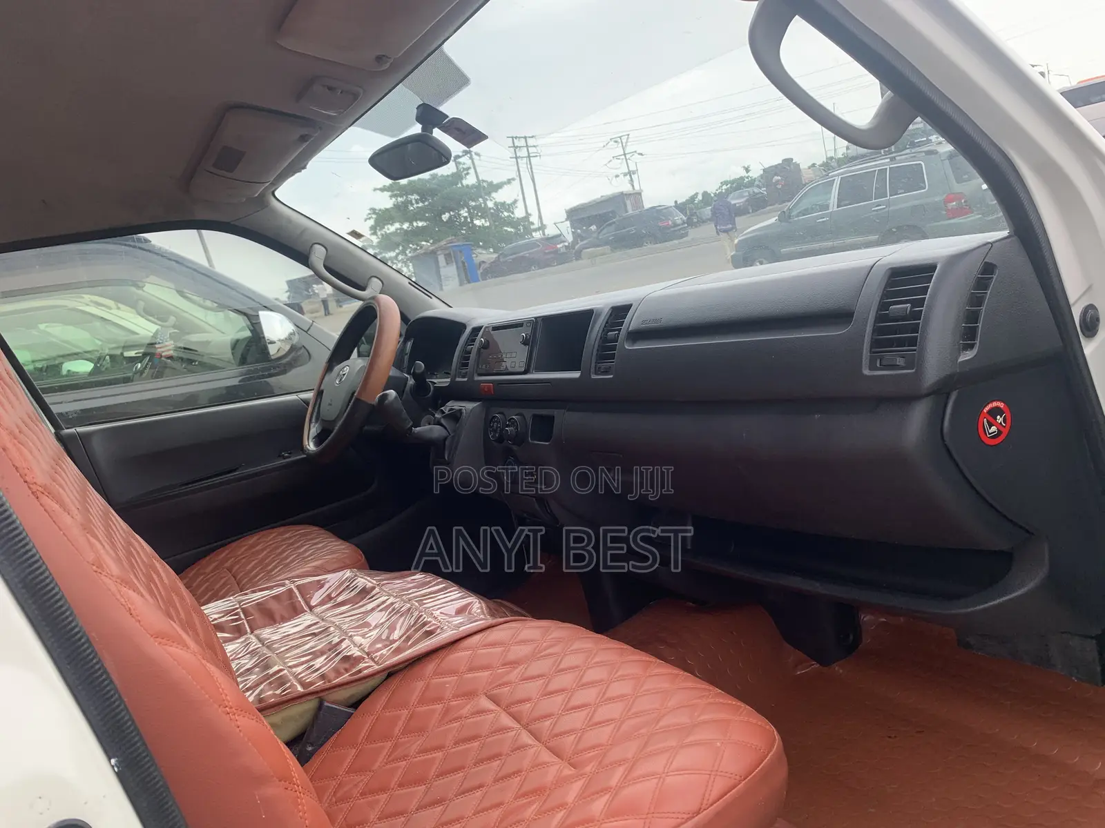 Toyota HiAce 2013 White