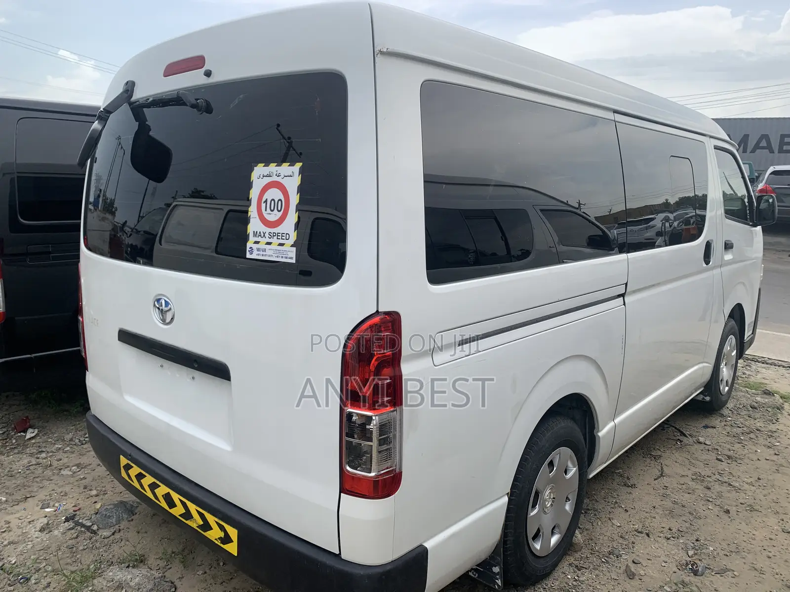 Toyota HiAce 2013 White