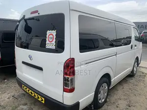Toyota HiAce 2013 White