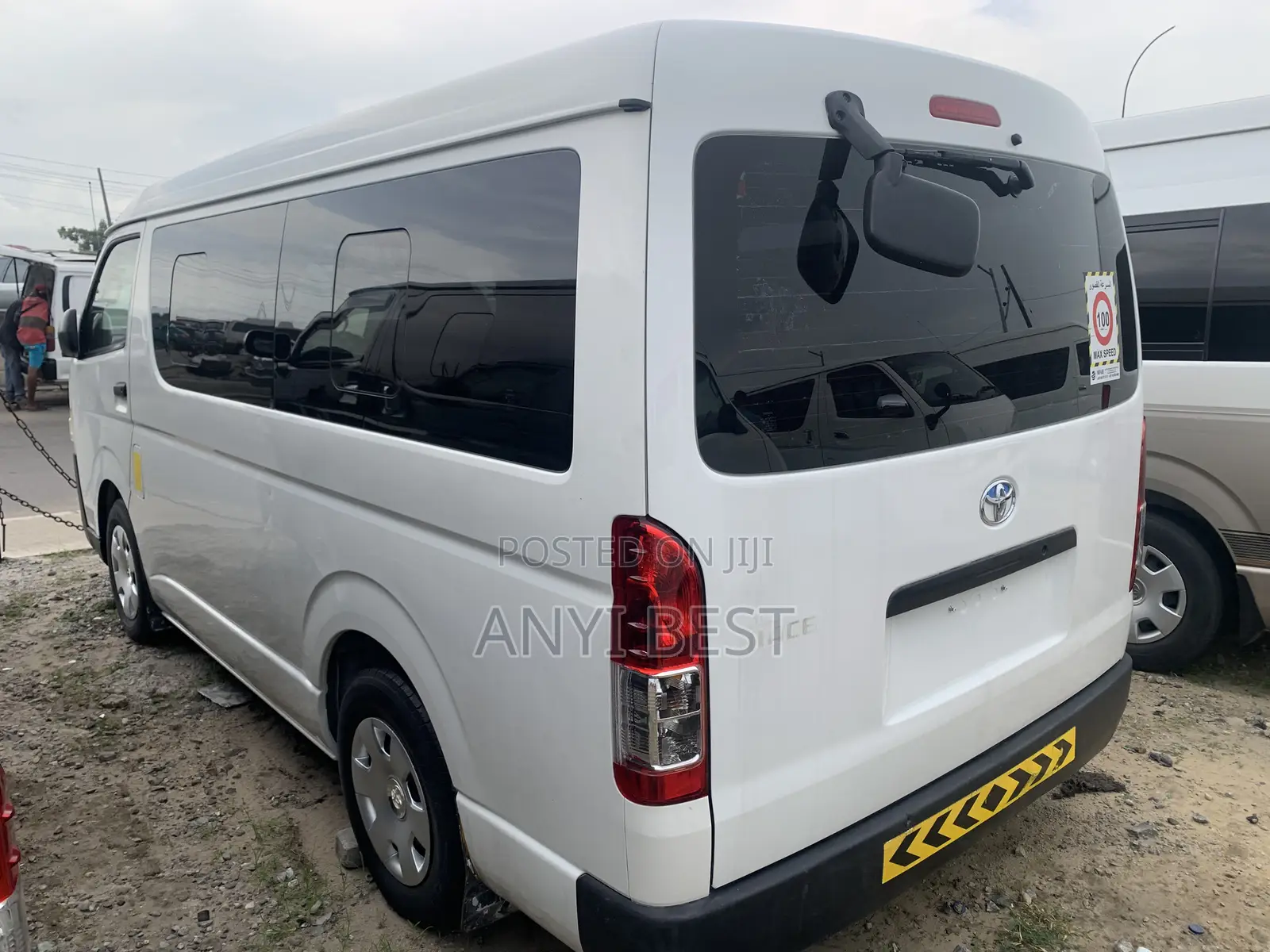Toyota HiAce 2013 White